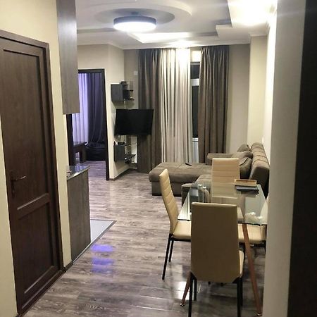 George-Groups Apartment Kutaisi Luaran gambar