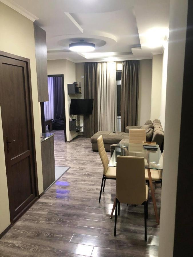 George-Groups Apartment Kutaisi Luaran gambar
