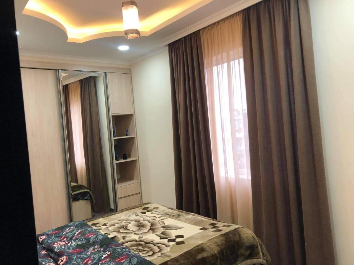 George-Groups Apartment Kutaisi Luaran gambar